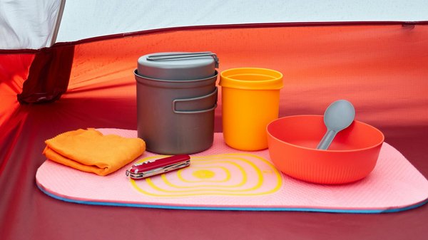 Ultimate tips to reduce noise in your uk kitchen using stylish open shelving solutions