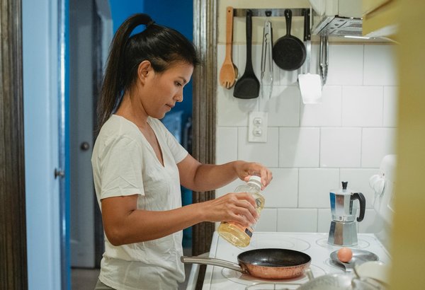 Unveiling the benefits of electric can openers: how they surpass traditional manual models